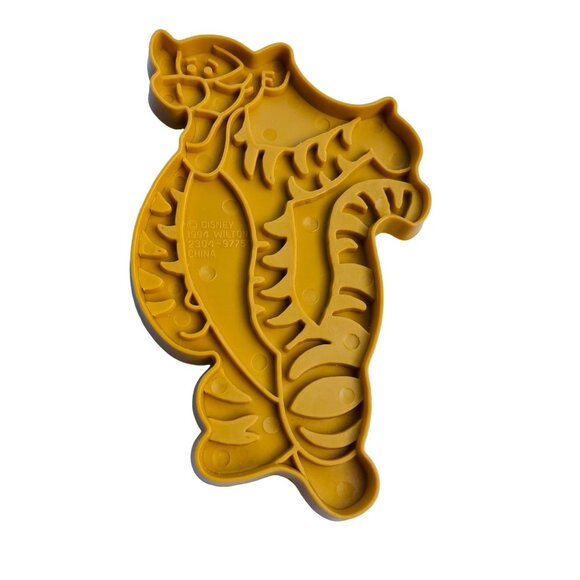Disney 1994 Wilton Tigger Cookie Cutter Yellow Plastic Vintage from Winnie the P - Picture 3 of 5